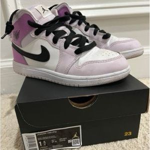 Jordan 1 Mid preschool kids 1.5Y GUC